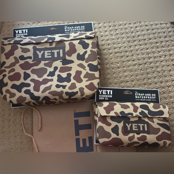 Lot of 2 YETI WETLANDS CAMO SIDEKICK 1L & 6L GEAR CASE COOLERS Camping School - Picture 1 of 3